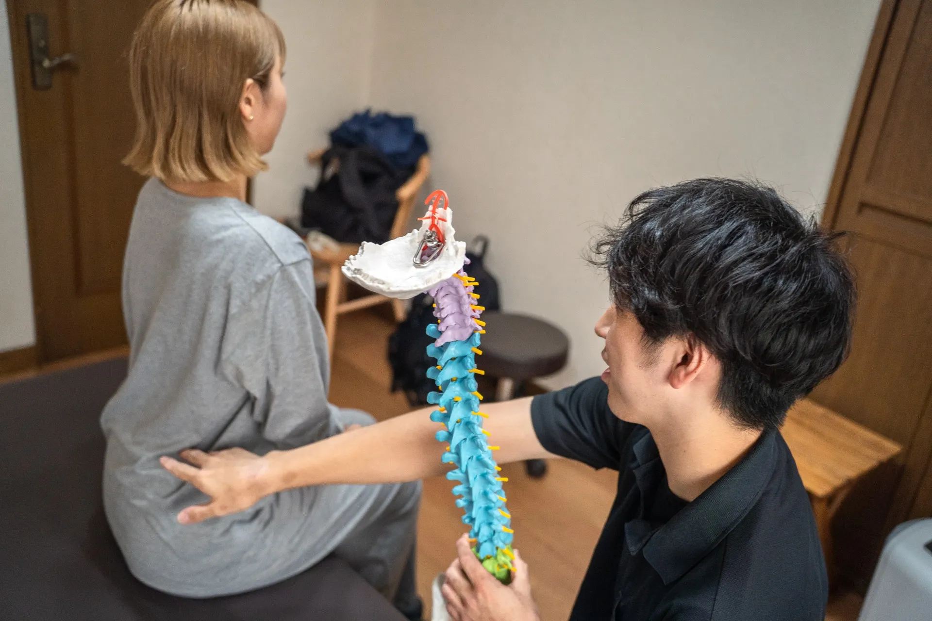 お客様を担当する経験豊富な施術者